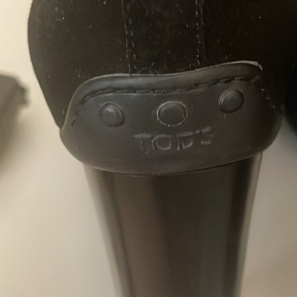 Tod’s Black Suede Heel Boots - Picture 6 of 11